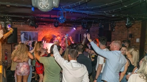 [EVENT] Ian Van Dahl vs Ultrabeat @ Alexander's Live image 9