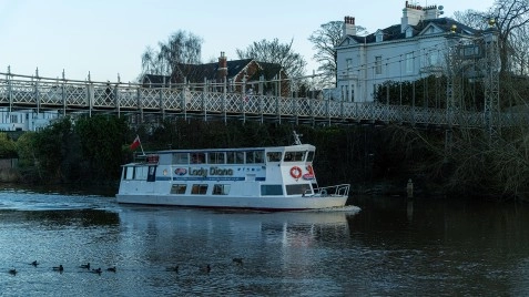  Queens Park Suspension Bridge Chester Photo Shoot image 5